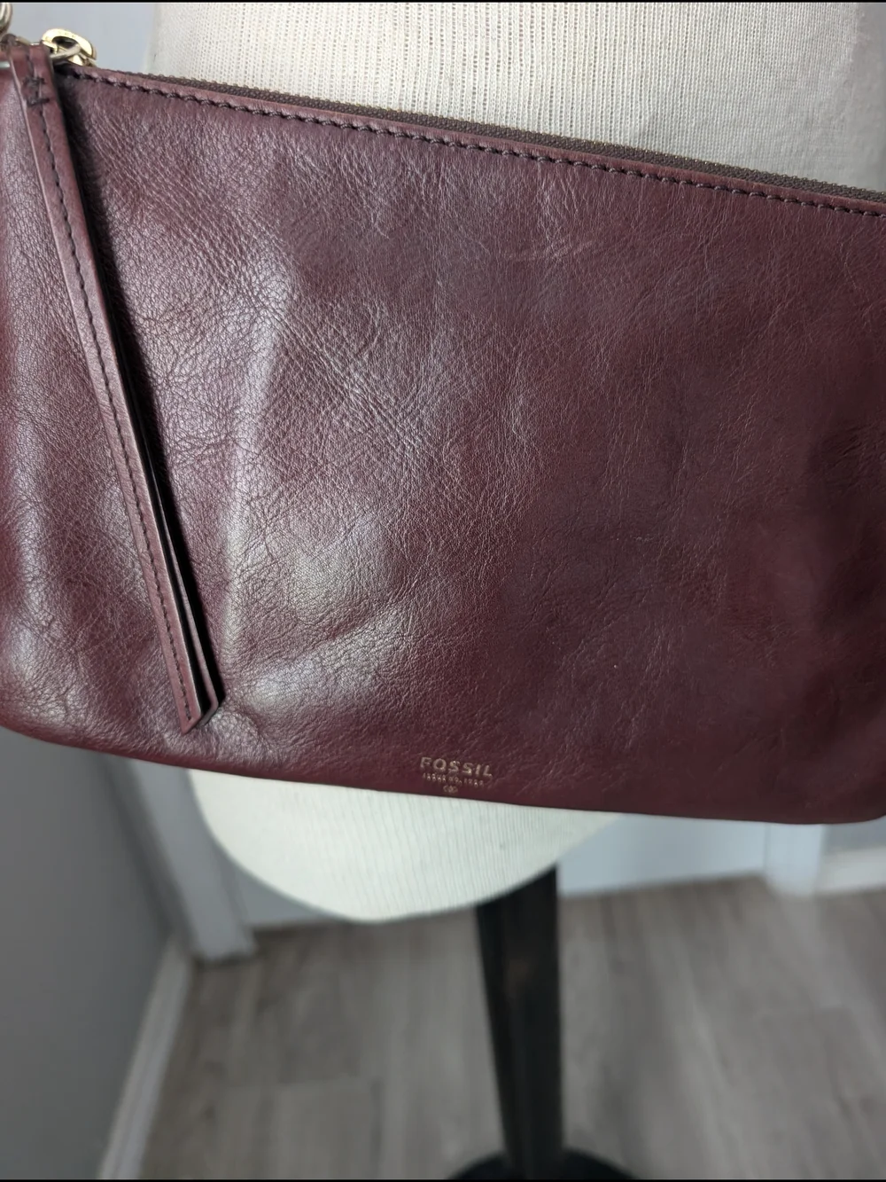 Fossil Burgundy Leather Crossbody Bag with Gold Hardware - Picture 2 of 4